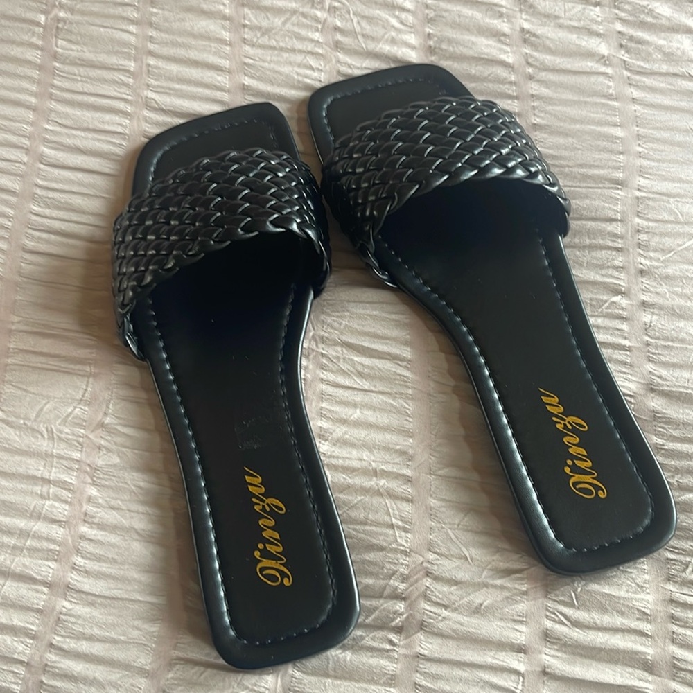 NEW sandles